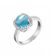 Аккуратное кольцо с крупным голубым фианитом, изготовлено из серебра
