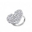 Серебряное кольцо в форме сердца с крупными фианитами