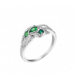Нарядное серебряное кольцо с оригинальным узором из зеленых и белых фианитв